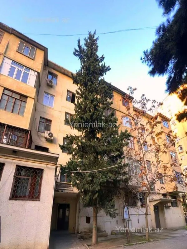 Satılır 3 otaqlı köhnə tikili 55 m²