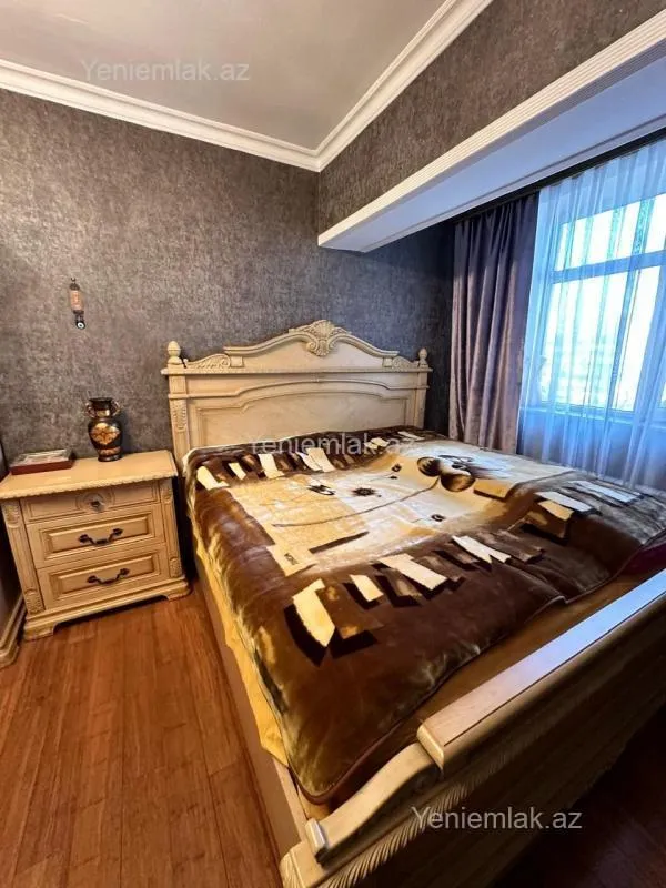 Satılır 3 otaqlı yeni tikili 90 m²