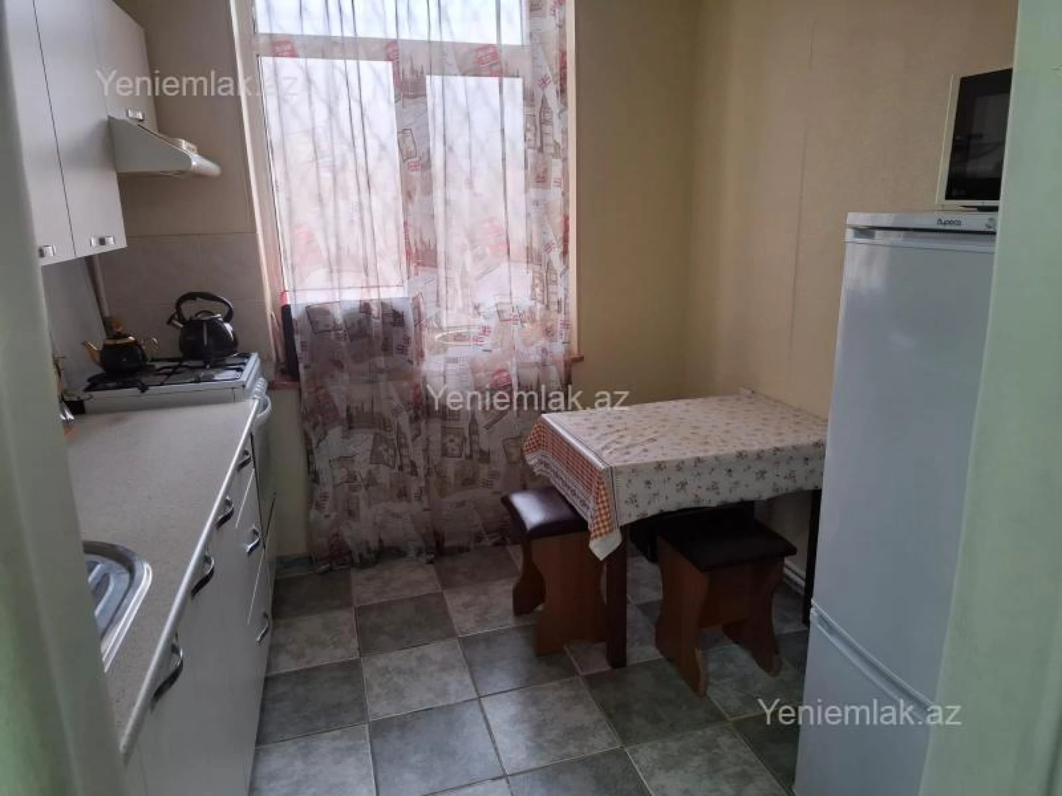 Satılır 3 otaqlı köhnə tikili 80 m²