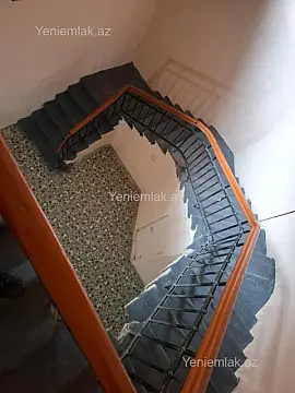 Satılır 3 otaqlı köhnə tikili 80 m²