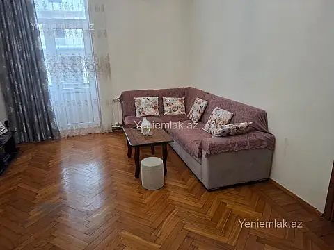Satılır 3 otaqlı köhnə tikili 80 m²