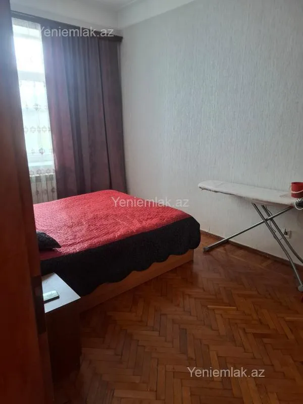 Satılır 3 otaqlı köhnə tikili 80 m²
