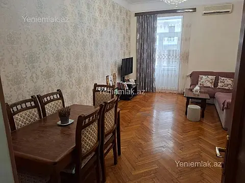 Satılır 3 otaqlı köhnə tikili 80 m²