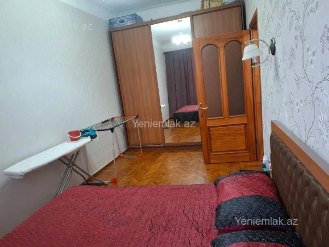 Satılır 3 otaqlı köhnə tikili 80 m²