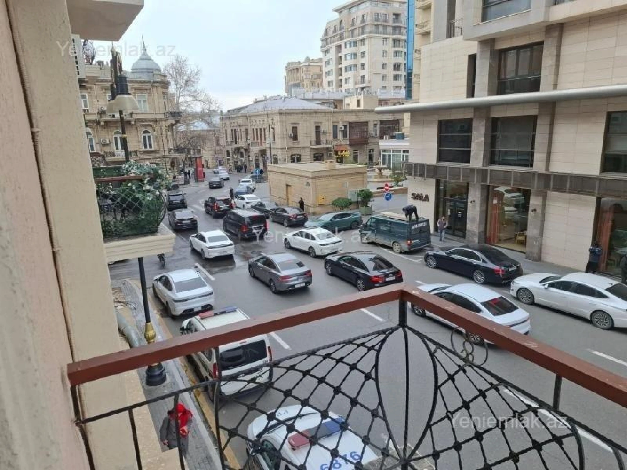 Satılır 3 otaqlı köhnə tikili 80 m²