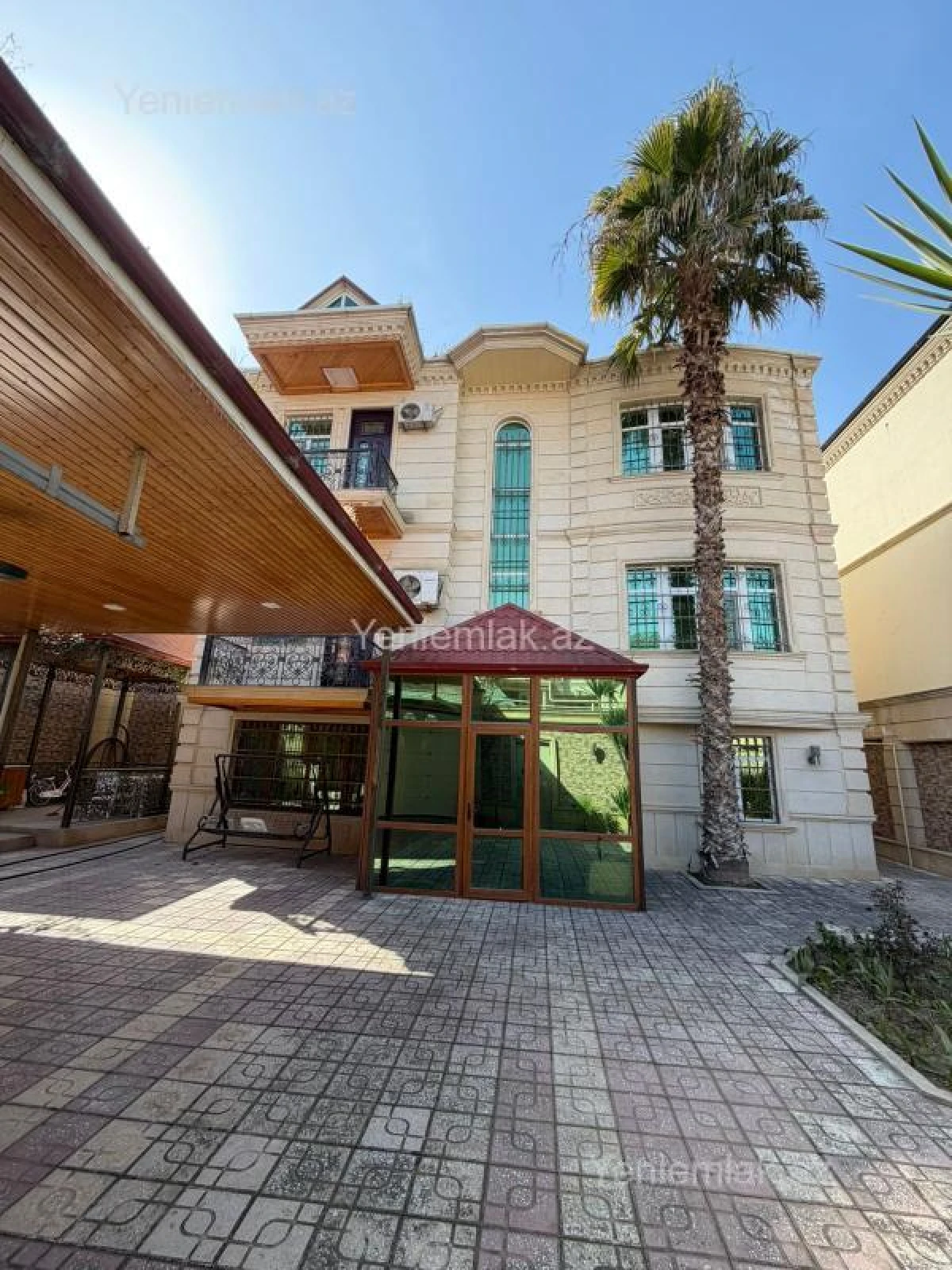 Satılır 7 otaqlı həyət evi 300 m²