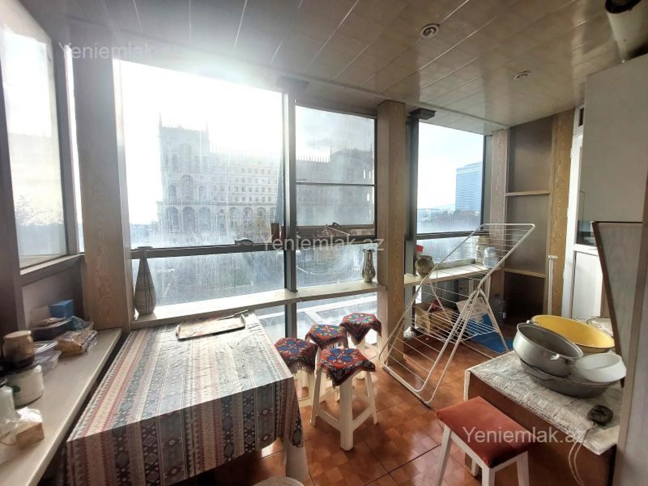 Satılır 3 otaqlı köhnə tikili 110 m²