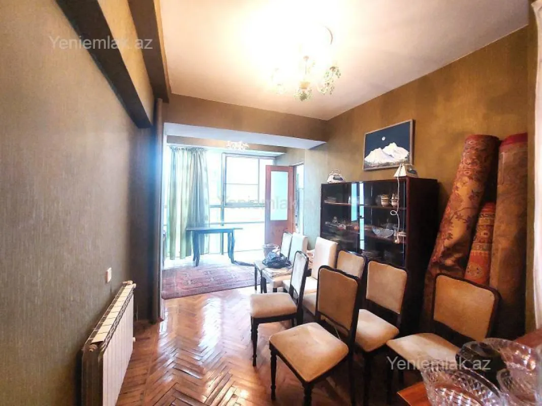 Satılır 3 otaqlı köhnə tikili 110 m²