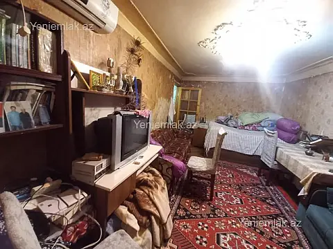 Satılır 1 otaqlı köhnə tikili 32 m²