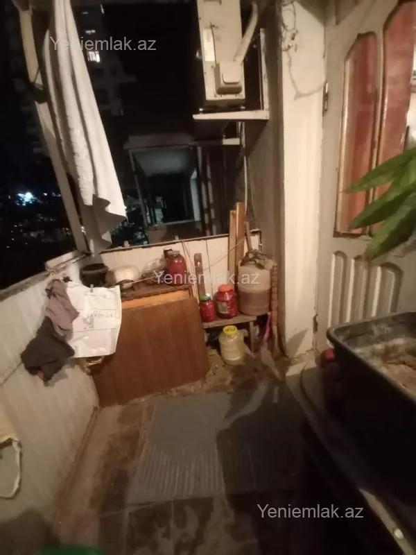 Satılır 1 otaqlı köhnə tikili 32 m²