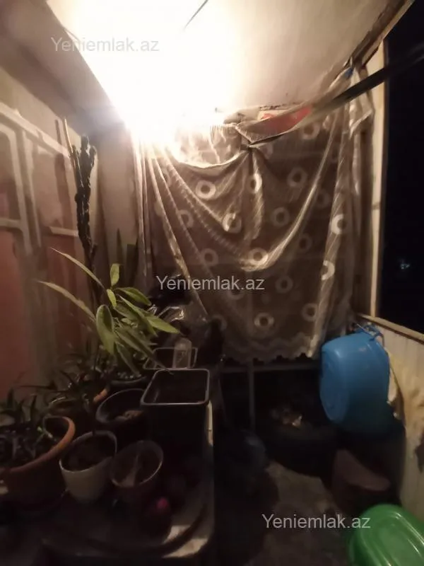 Satılır 1 otaqlı köhnə tikili 32 m²