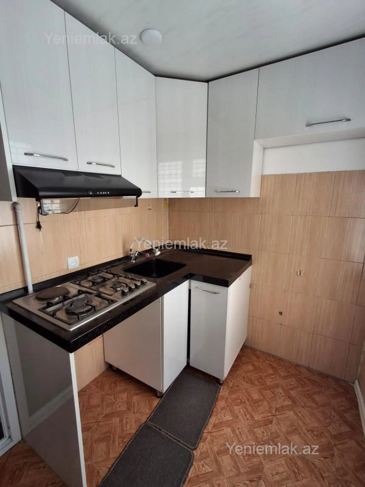 Satılır 2 otaqlı köhnə tikili 60 m²