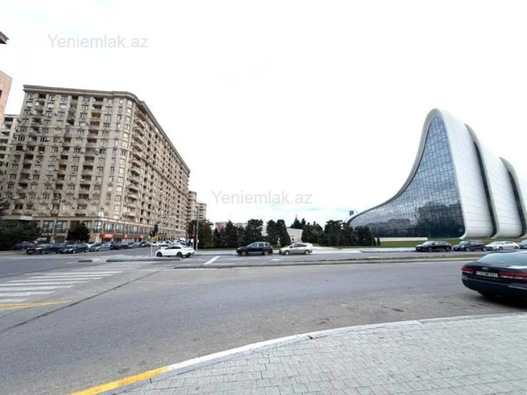 Satılır 3 otaqlı yeni tikili 121 m²