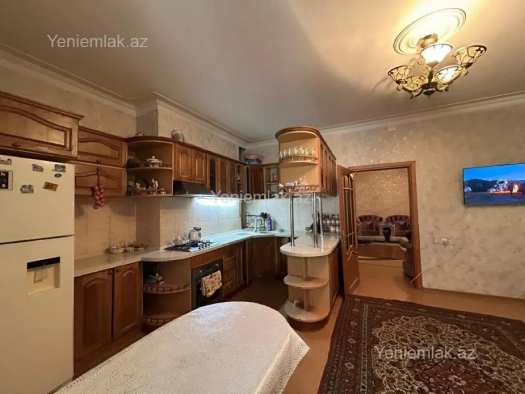 Satılır 4 otaqlı yeni tikili 210 m²