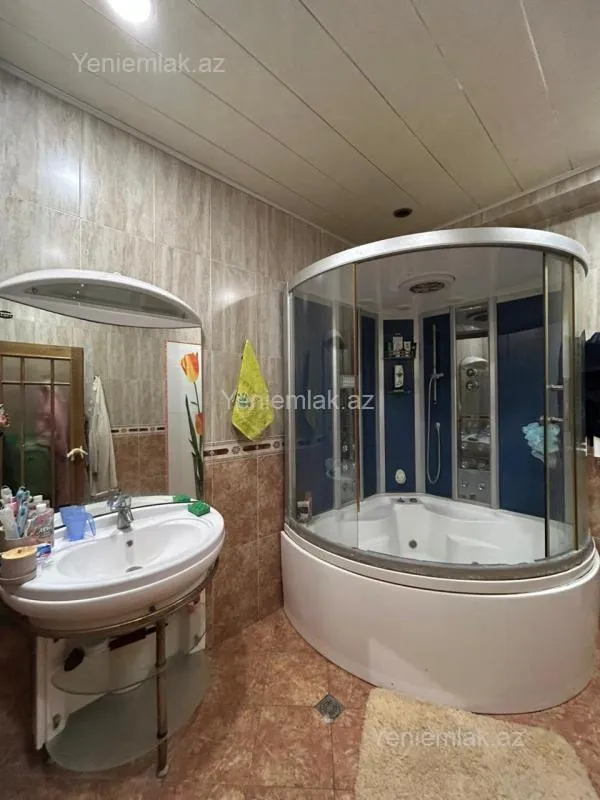 Satılır 4 otaqlı yeni tikili 210 m²