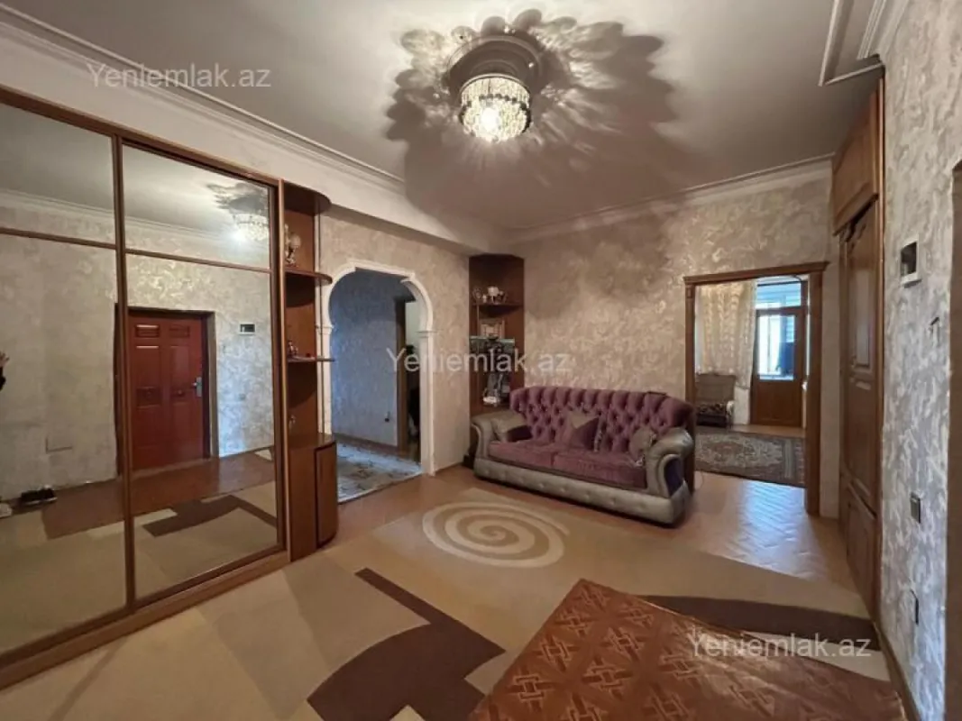 Satılır 4 otaqlı yeni tikili 210 m²