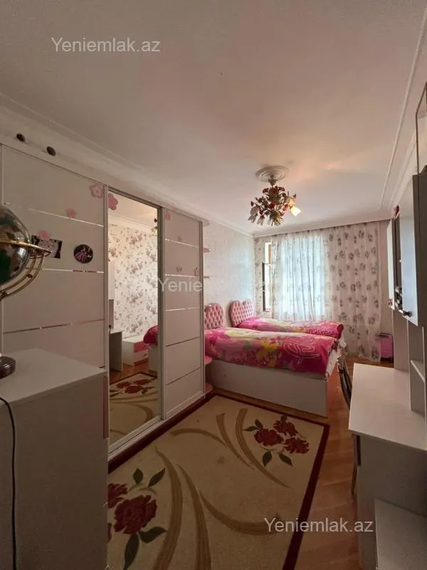 Satılır 4 otaqlı yeni tikili 210 m²