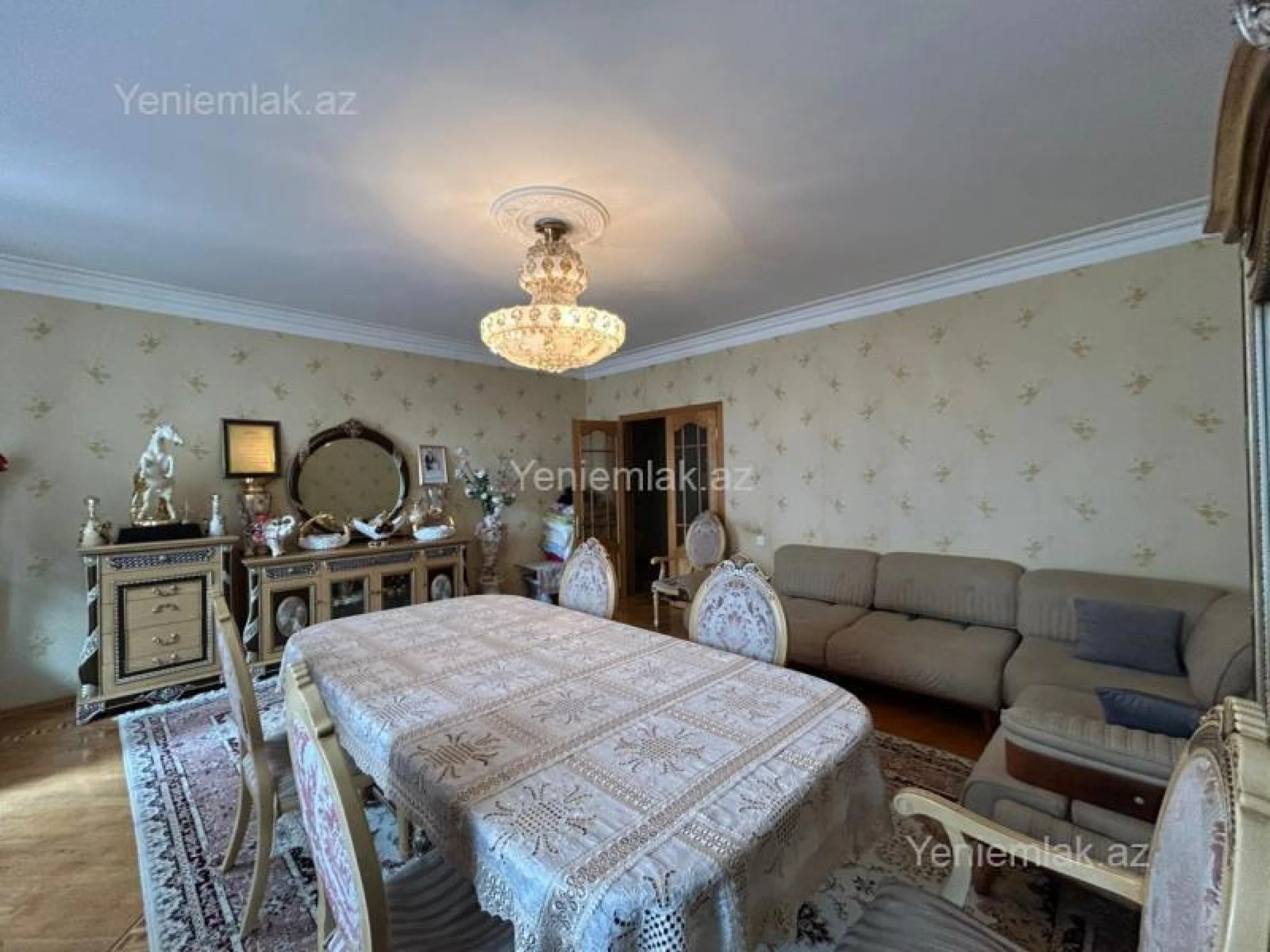 Satılır 4 otaqlı yeni tikili 210 m²