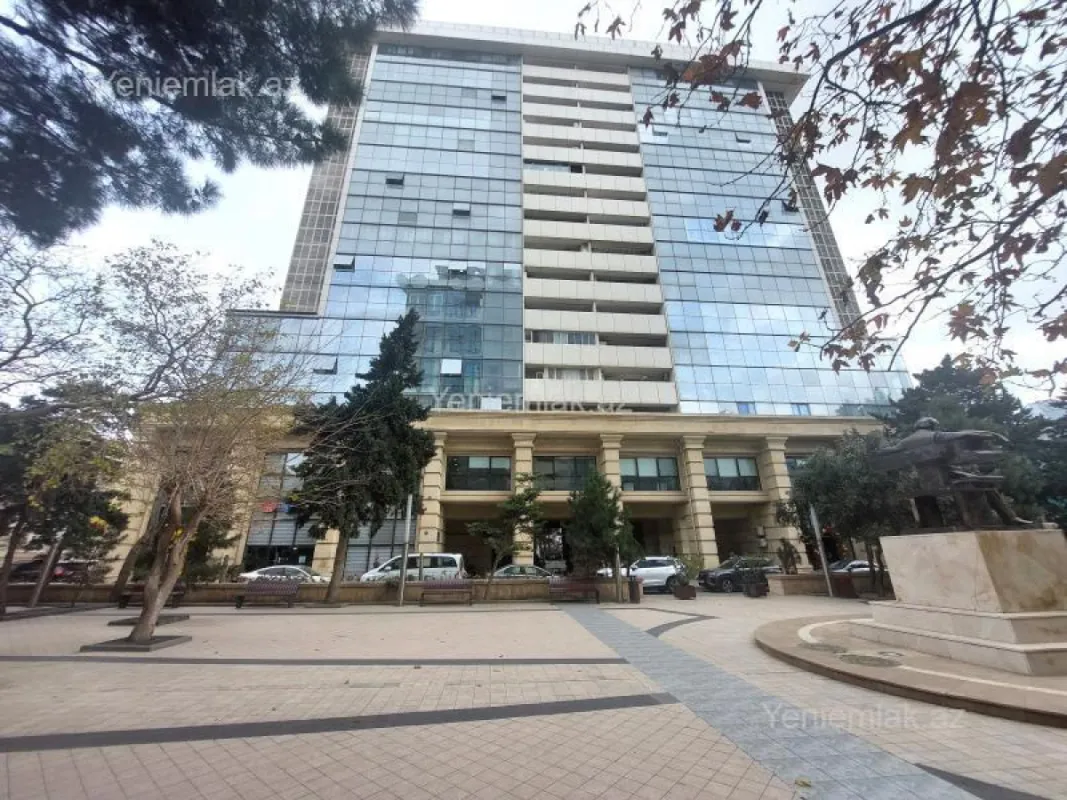 Satılır 3 otaqlı köhnə tikili 110 m²