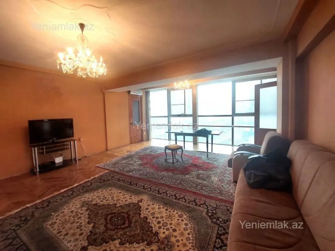 Satılır 3 otaqlı köhnə tikili 110 m²