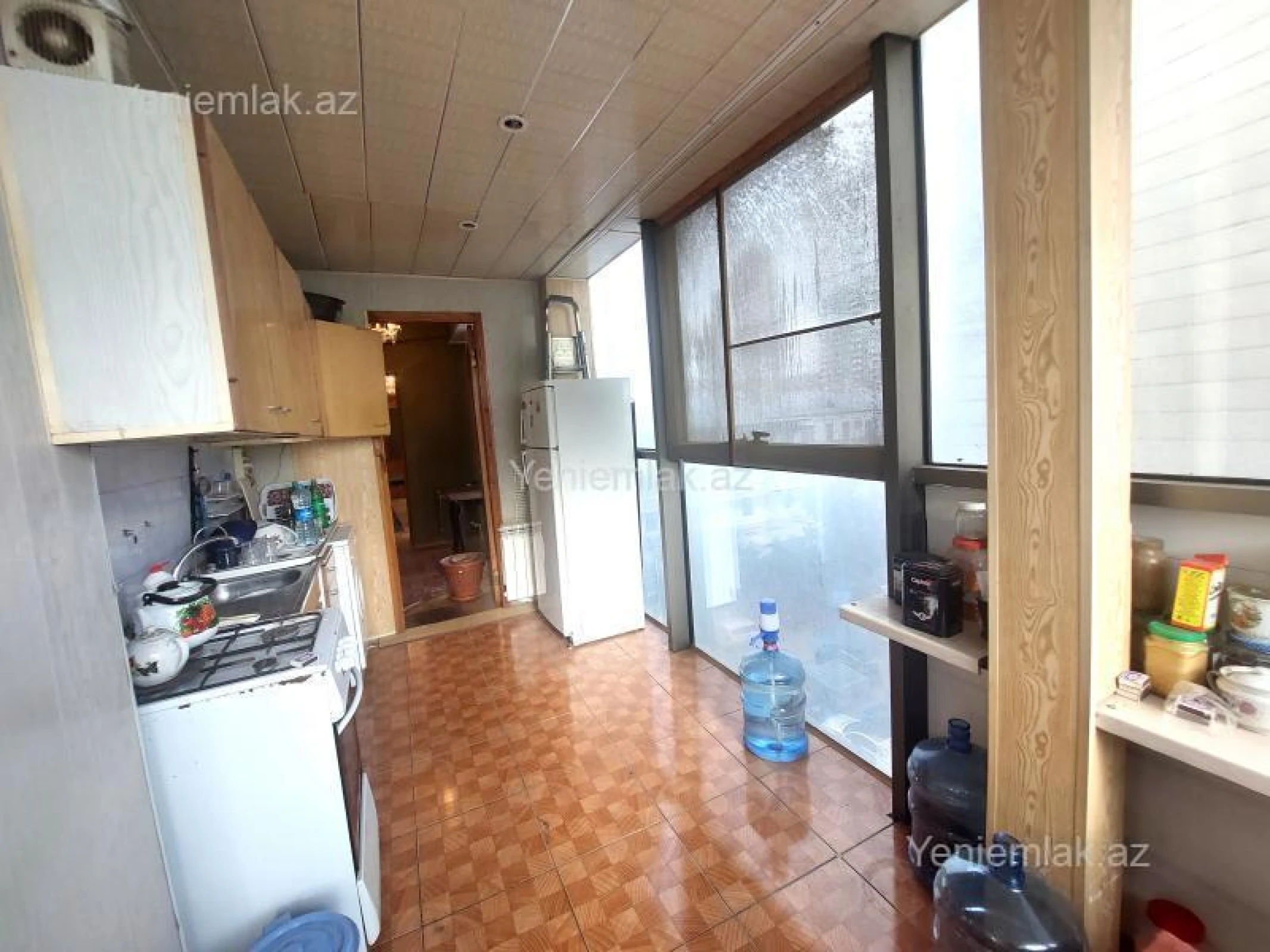 Satılır 3 otaqlı köhnə tikili 110 m²