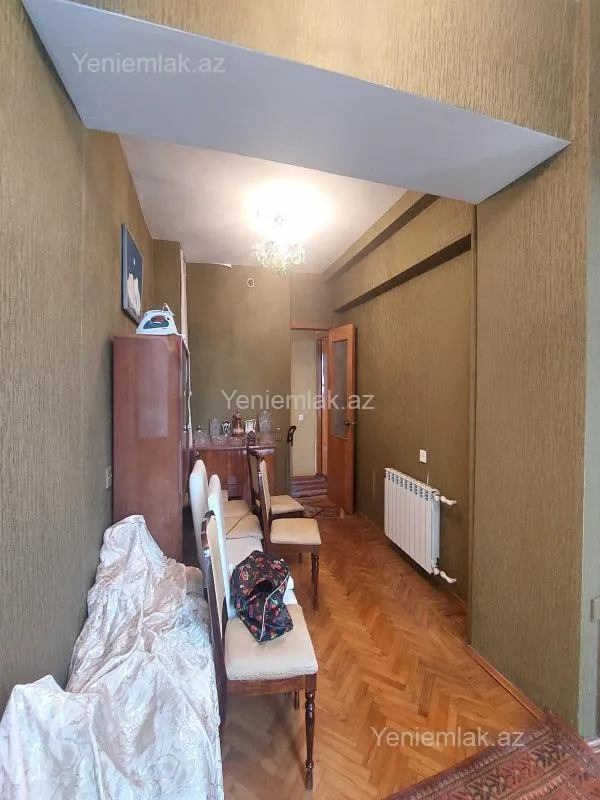 Satılır 3 otaqlı köhnə tikili 110 m²