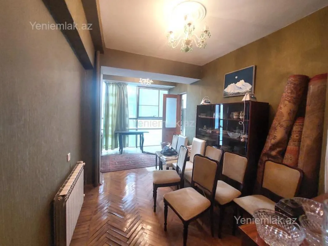 Satılır 3 otaqlı köhnə tikili 110 m²