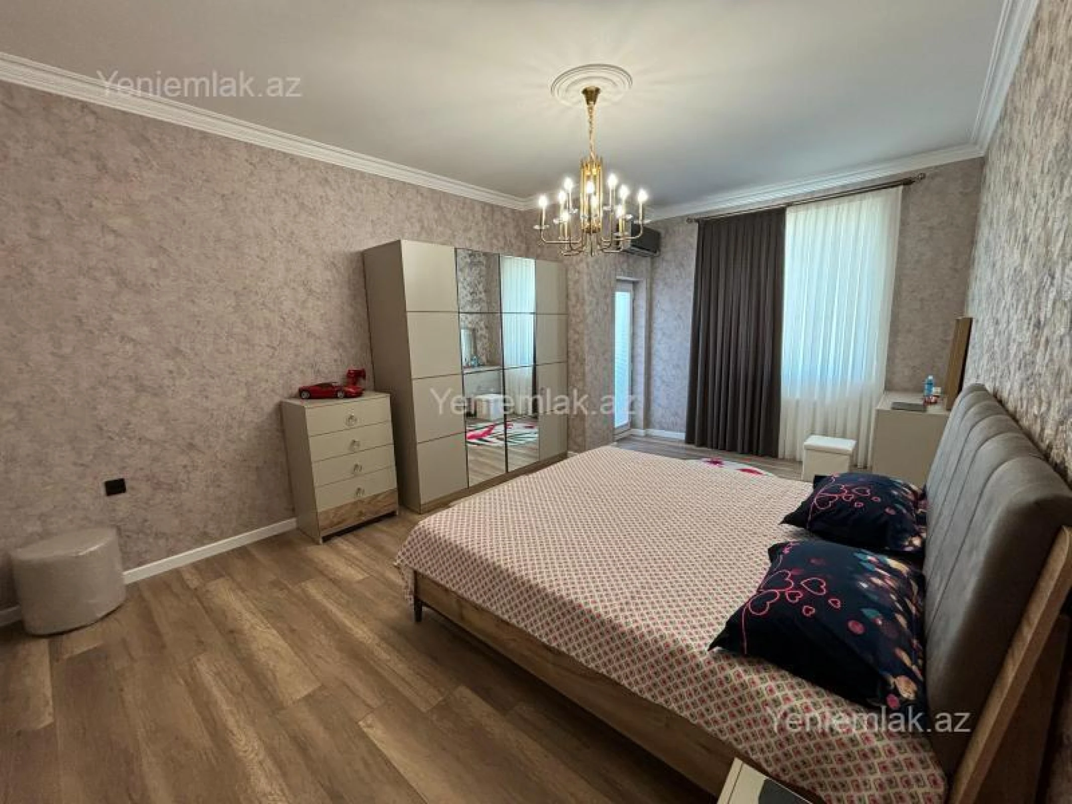 Satılır 3 otaqlı yeni tikili 140 m²