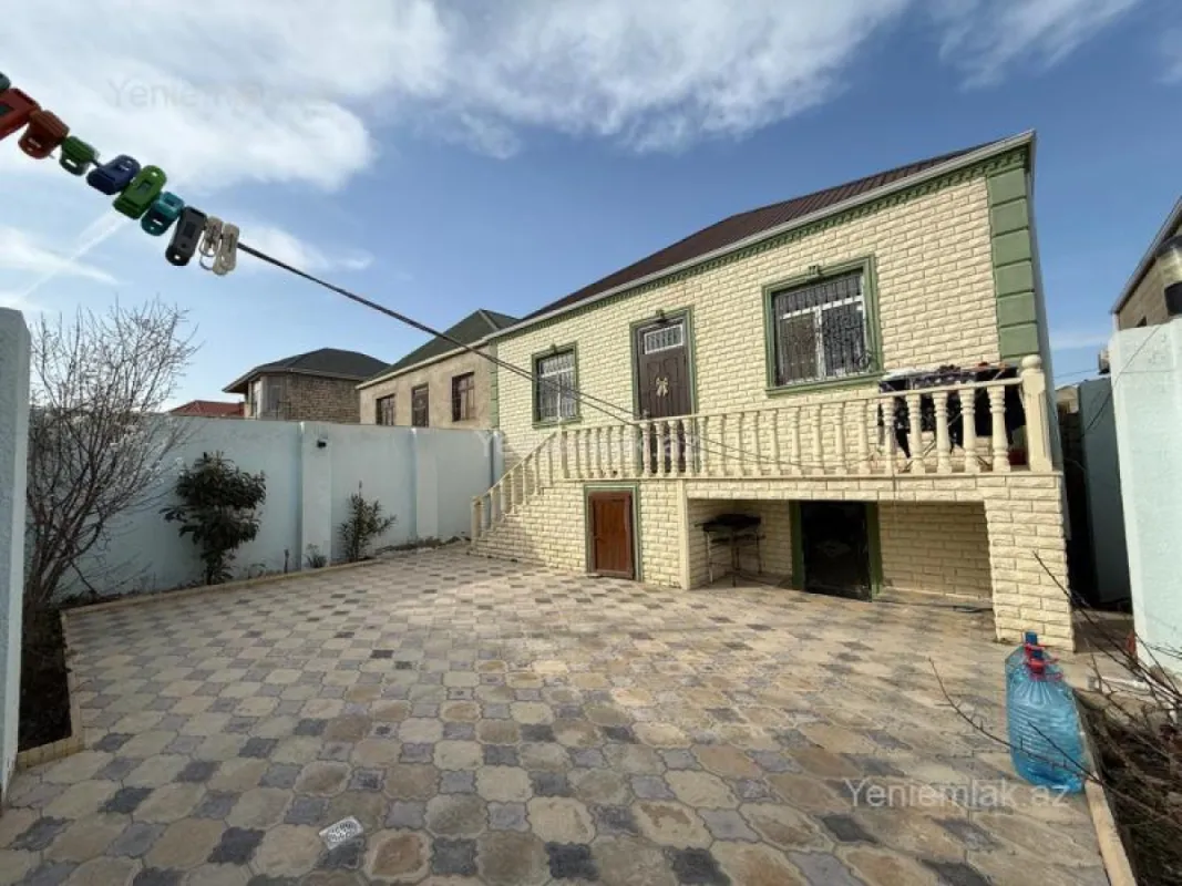 Satılır 3 otaqlı həyət evi 100 m²