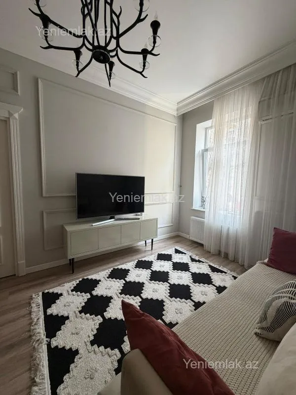 Satılır 2 otaqlı köhnə tikili 50 m²