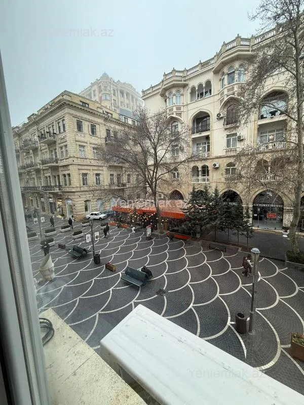 Satılır 2 otaqlı köhnə tikili 50 m²