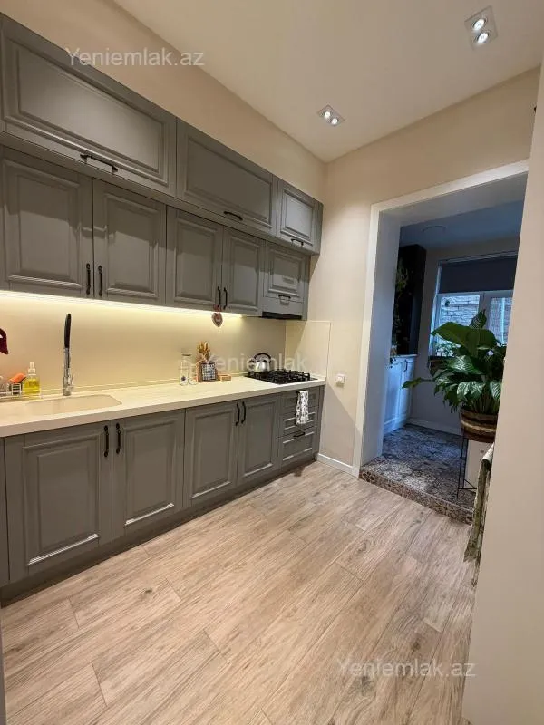 Satılır 2 otaqlı köhnə tikili 50 m²