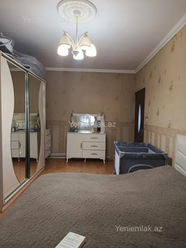 Satılır 2 otaqlı köhnə tikili 55 m²