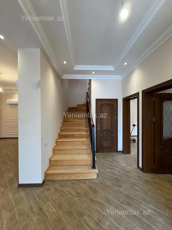 Satılır 6 otaqlı həyət evi 250 m²