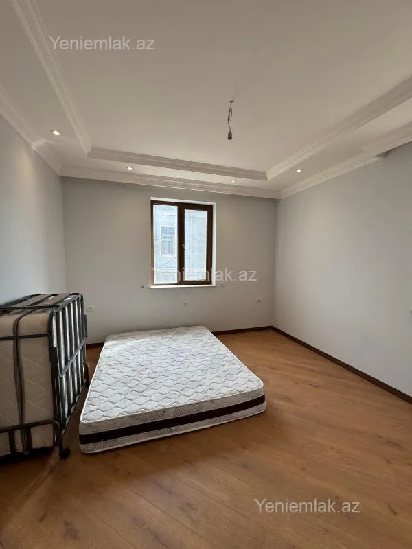 Satılır 6 otaqlı həyət evi 250 m²