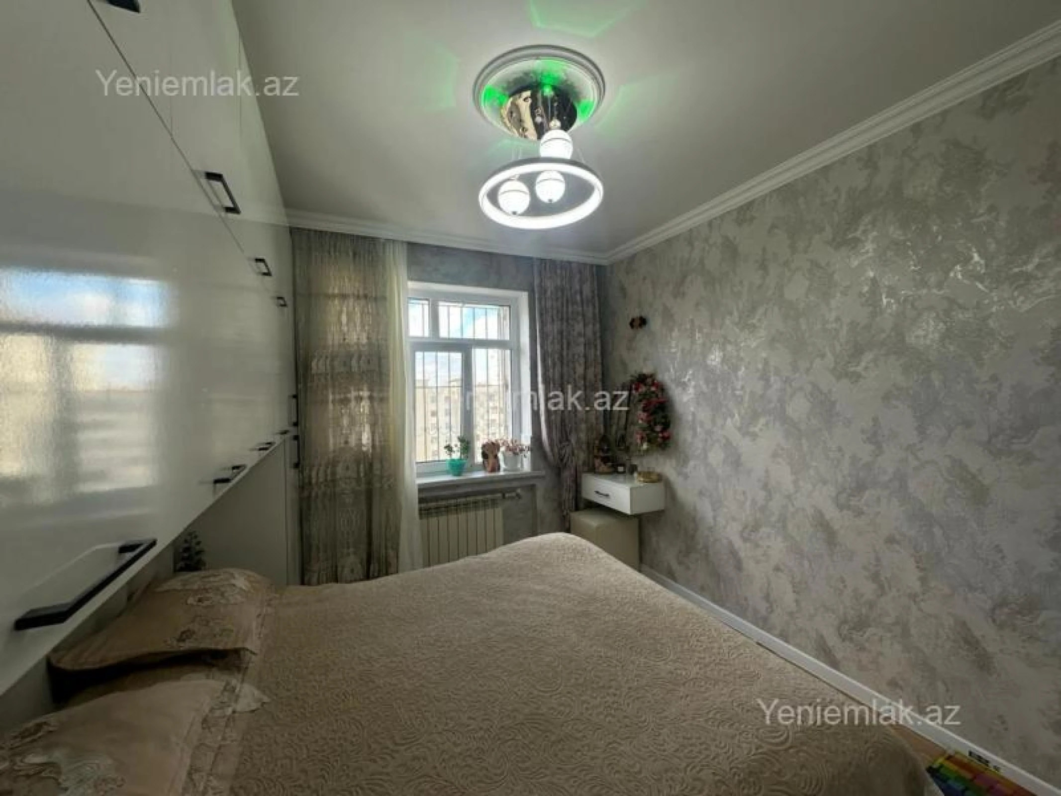 Satılır 2 otaqlı köhnə tikili 60 m²