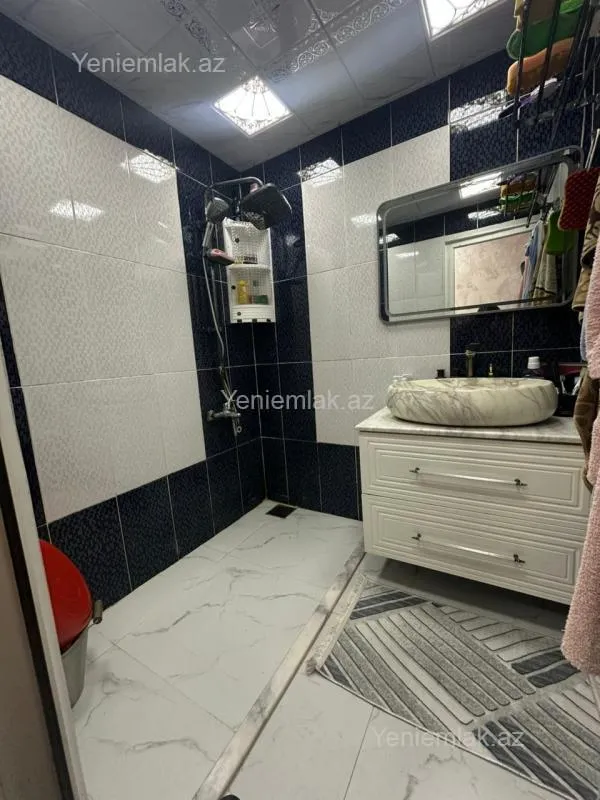 Satılır 2 otaqlı köhnə tikili 60 m²