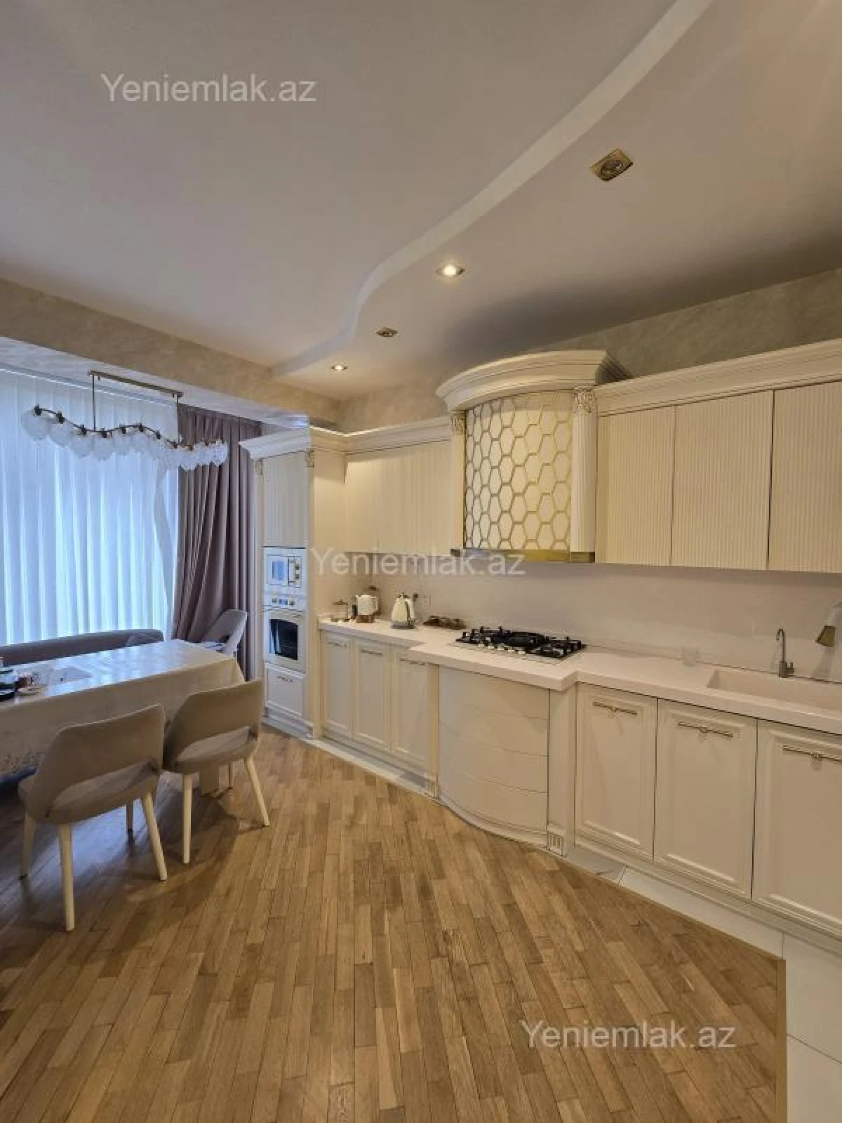 Satılır 3 otaqlı yeni tikili 120 m²
