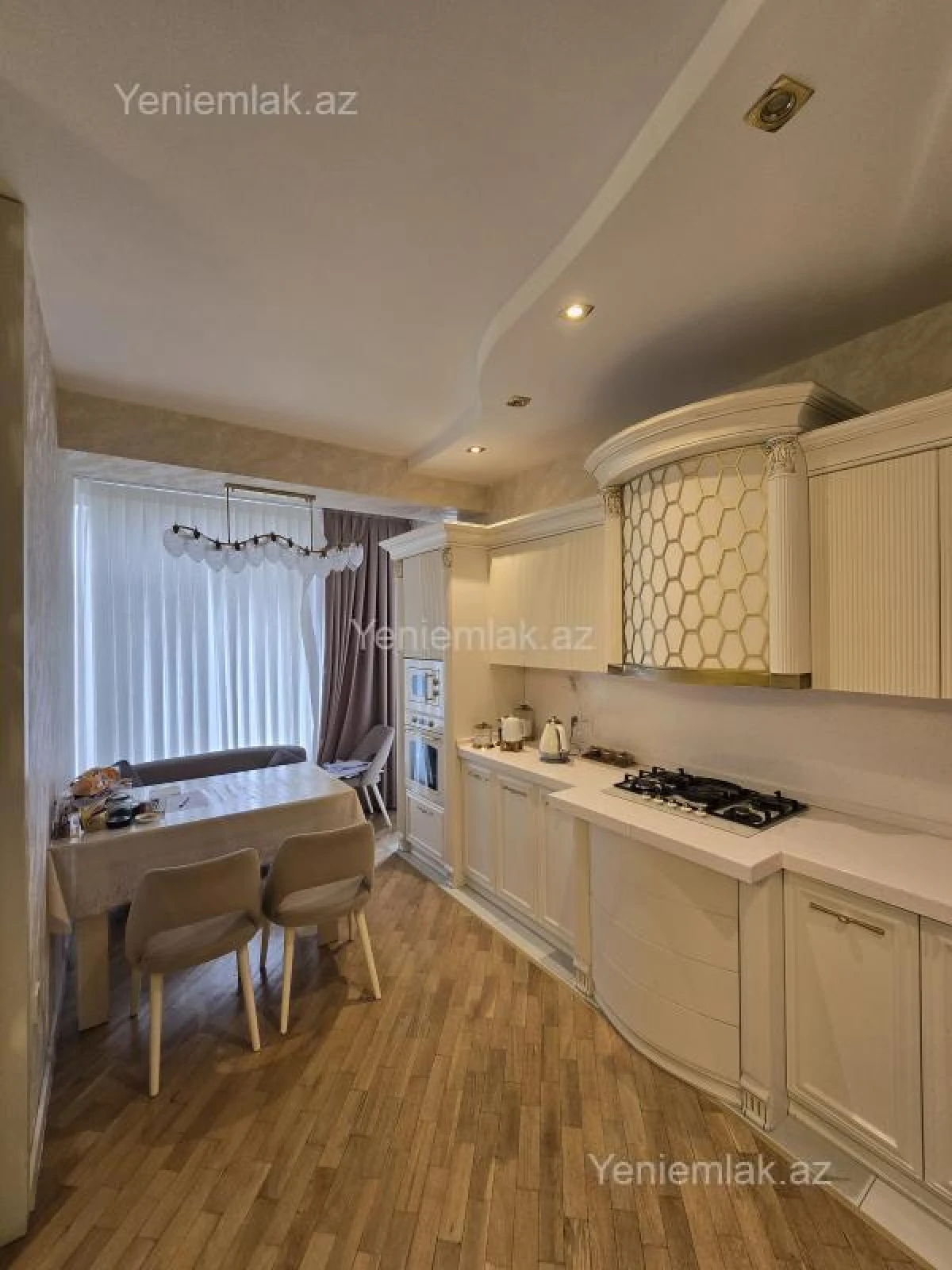 Satılır 3 otaqlı yeni tikili 120 m²