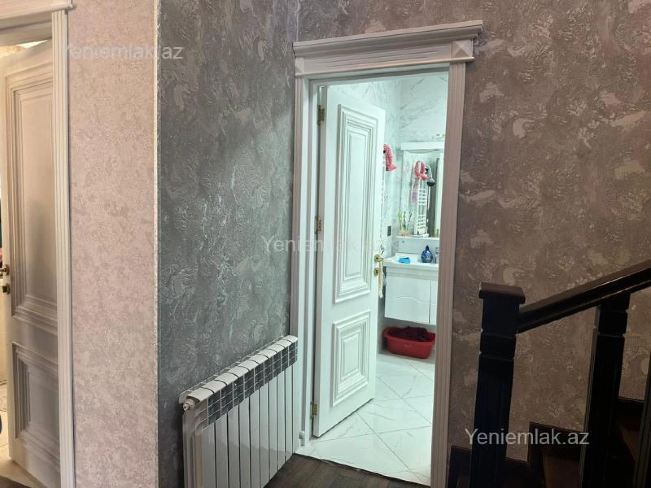 Satılır 5 otaqlı həyət evi 180 m²