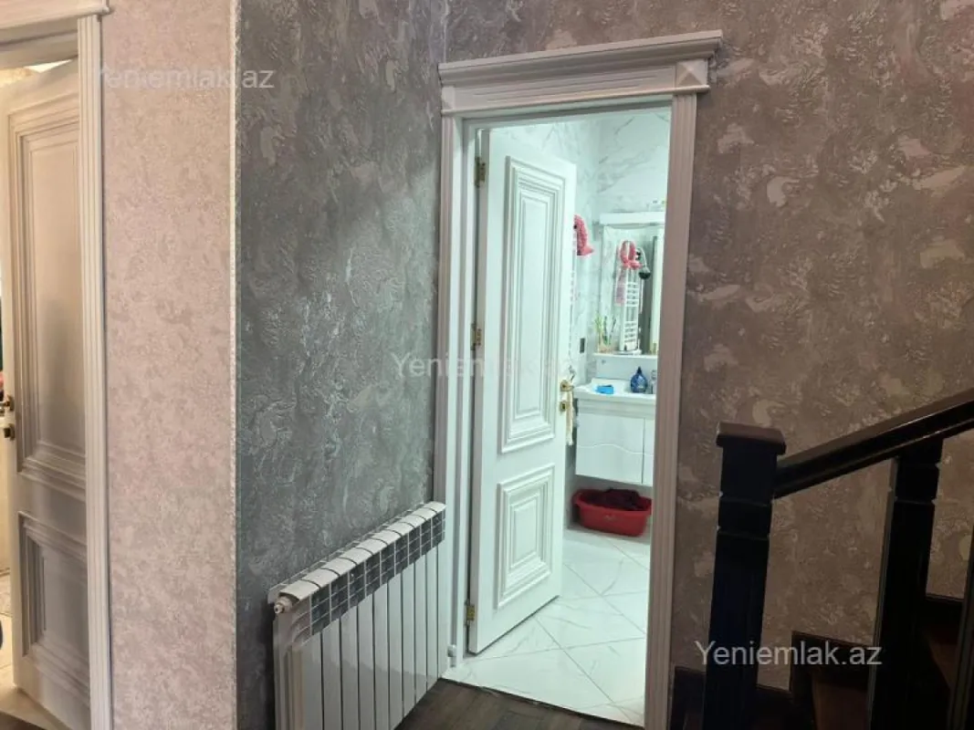 Satılır 5 otaqlı həyət evi 180 m²