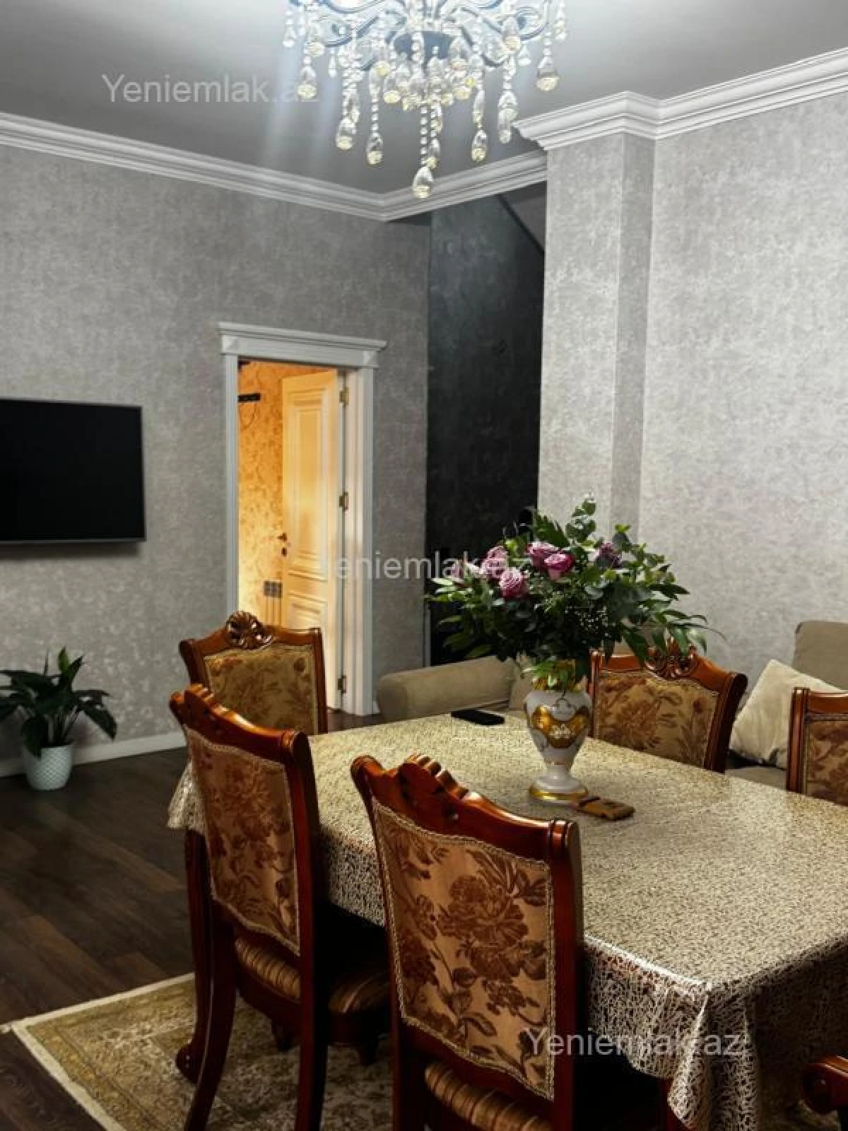 Satılır 5 otaqlı həyət evi 180 m²