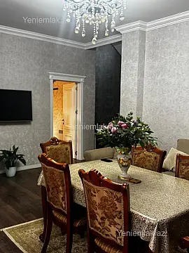 Satılır 5 otaqlı həyət evi 180 m²