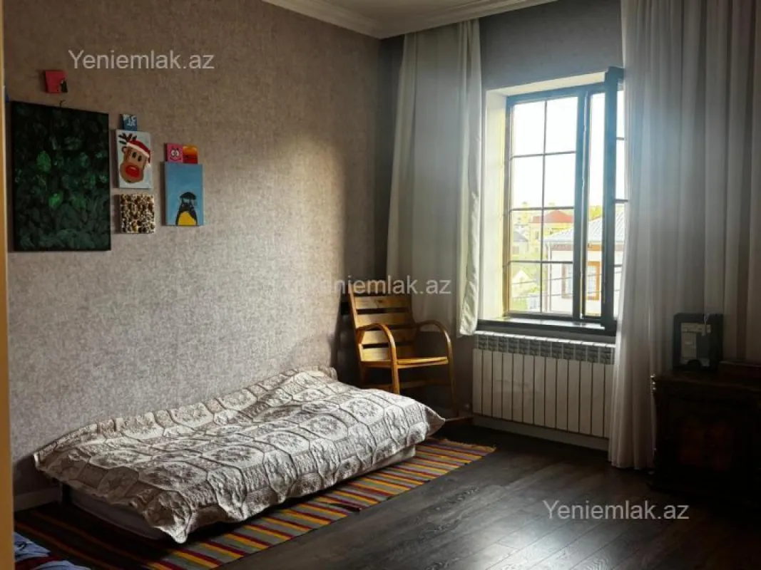 Satılır 5 otaqlı həyət evi 180 m²