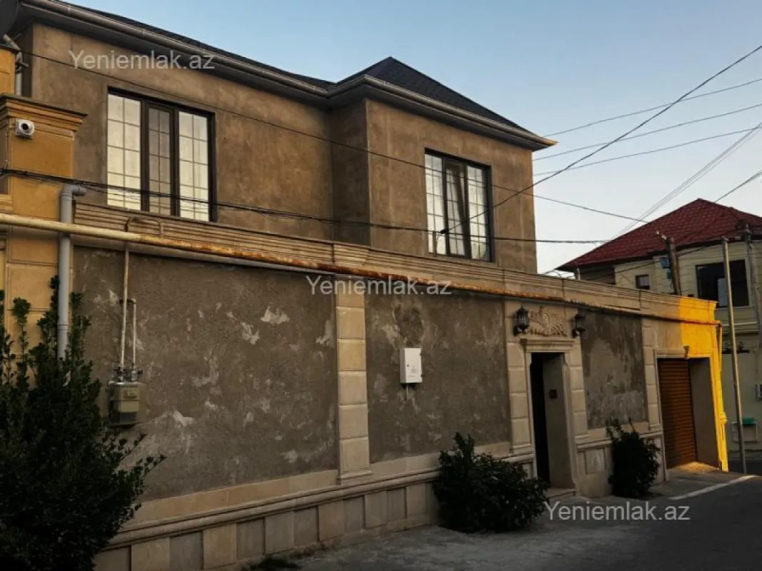 Satılır 5 otaqlı həyət evi 180 m²