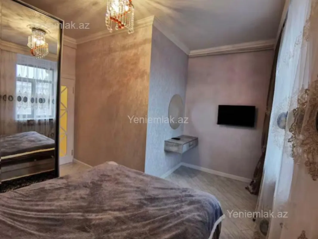 Satılır 1 otaqlı köhnə tikili 60 m²