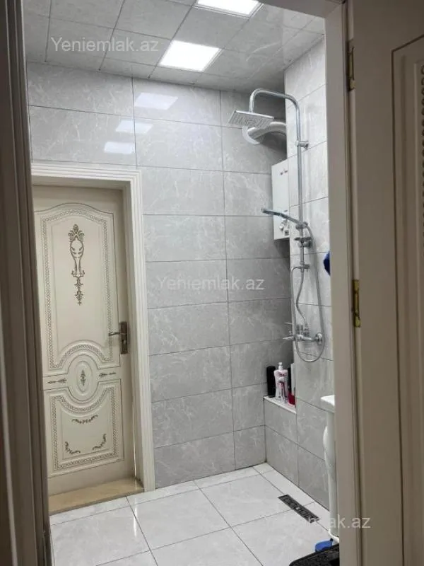 Satılır 3 otaqlı köhnə tikili 70 m²