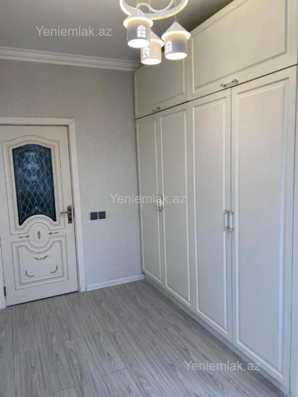 Satılır 3 otaqlı köhnə tikili 70 m²