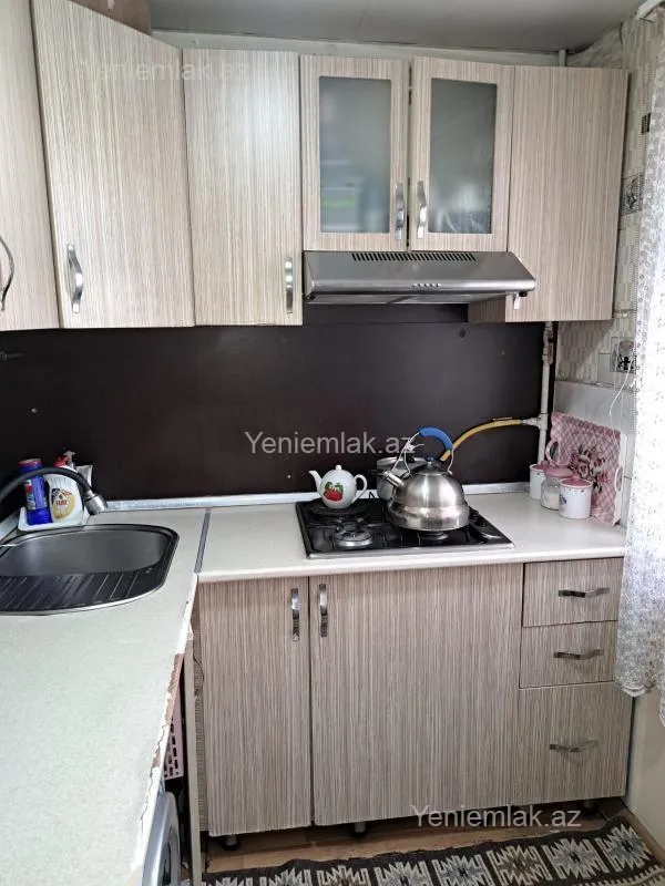 Satılır 2 otaqlı köhnə tikili 55 m²