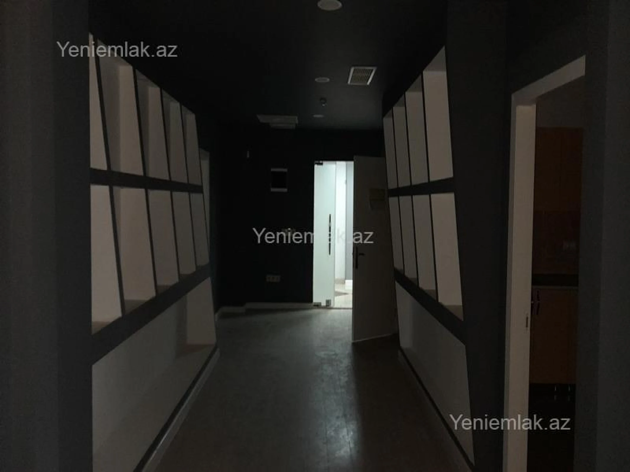 Satılır 5 otaqlı ofis 252 m²